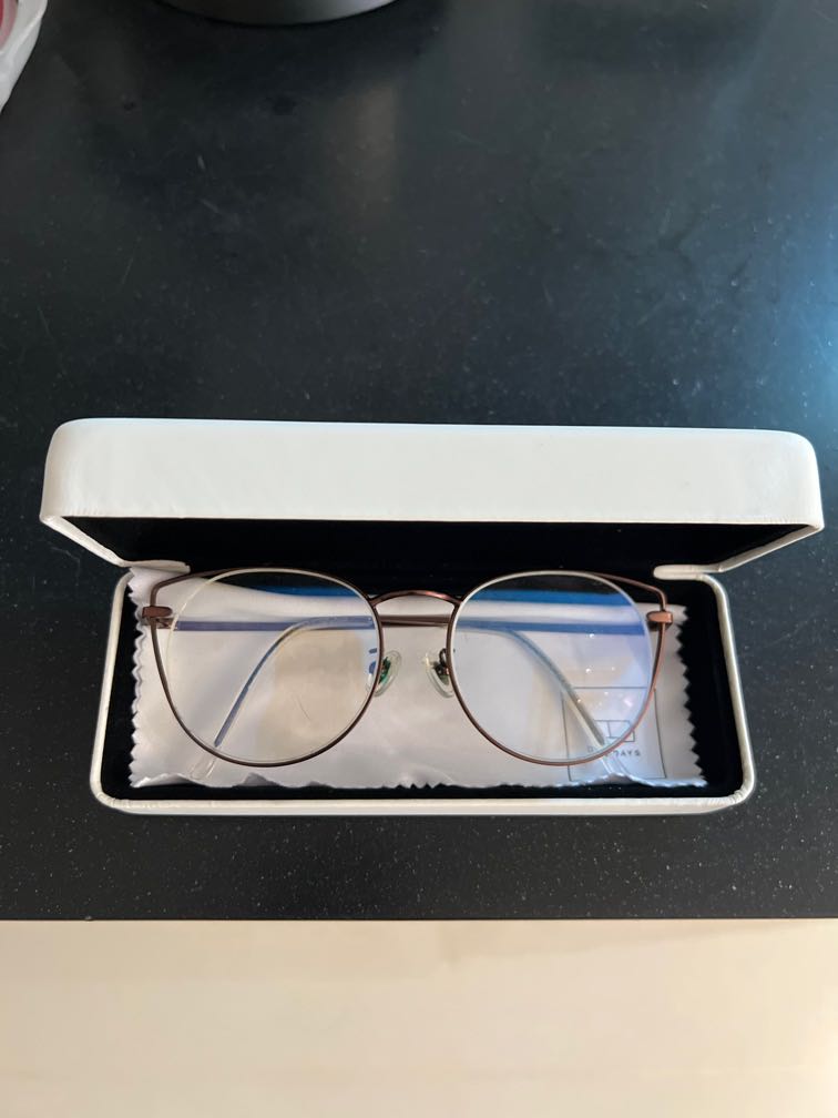 Owndays Lilybell Glasses Frame Cat eye, Women's Fashion, Watches