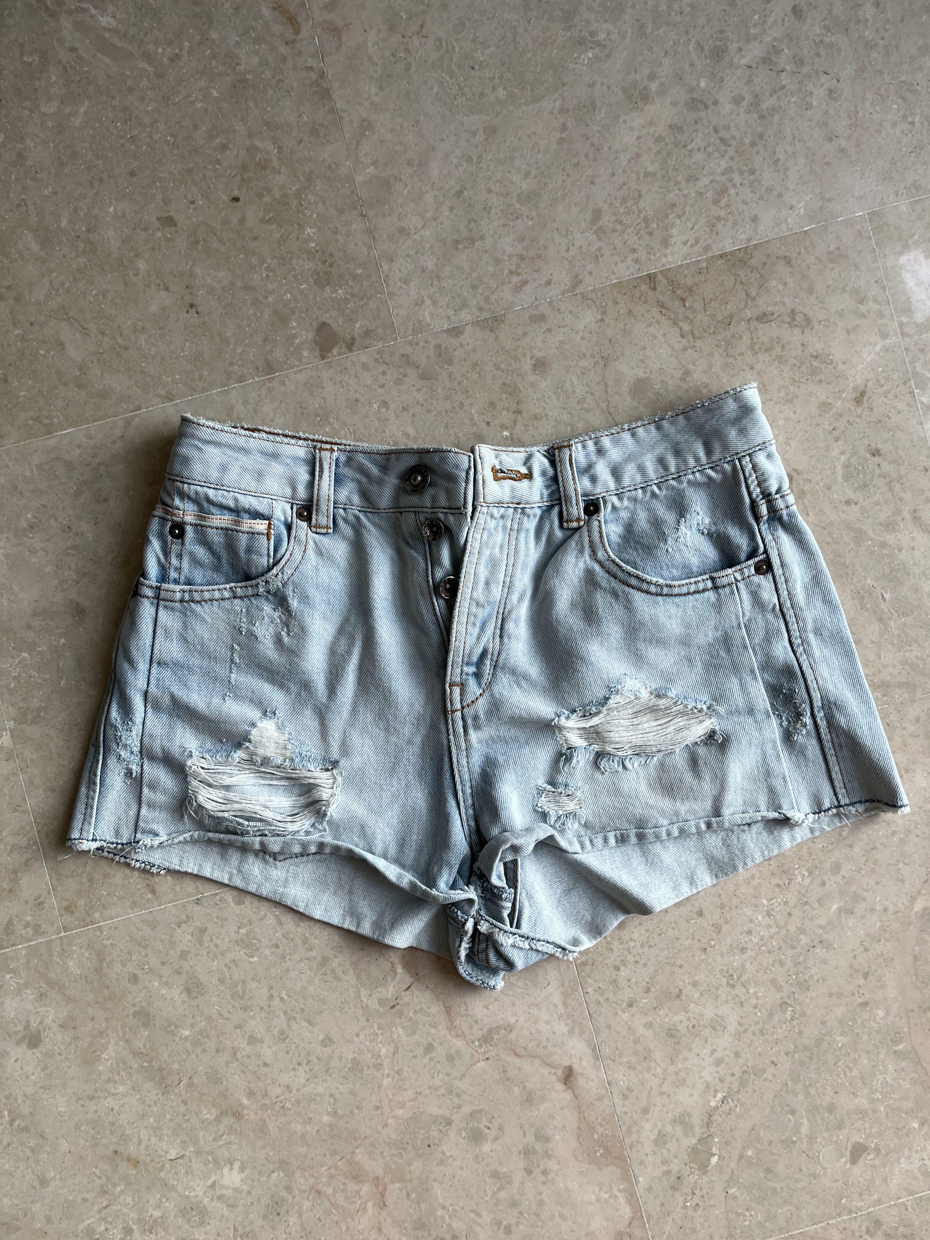 Pull Bear Jeans shorts, Women's Fashion, Bottoms, Shorts on