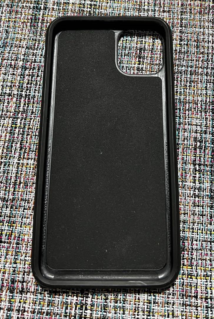 Quad lock for iphone 11 pro max (Category: Cases & Sleeves) located in Cainta. Submitted by doctrish (Listing ID 1156830834, Image 2). Description: For iphone 11 promax, slightly used. Best for those bikers or using motorcycles who wants to mount their cellphones. High impact resistance and very sturfy. .