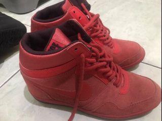 sepatu nike red dunk sky high wedges shoes ori 40 good condition