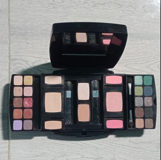 The one make up pallet