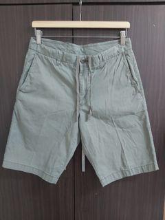 Uniqlo chino shorts Medium W32