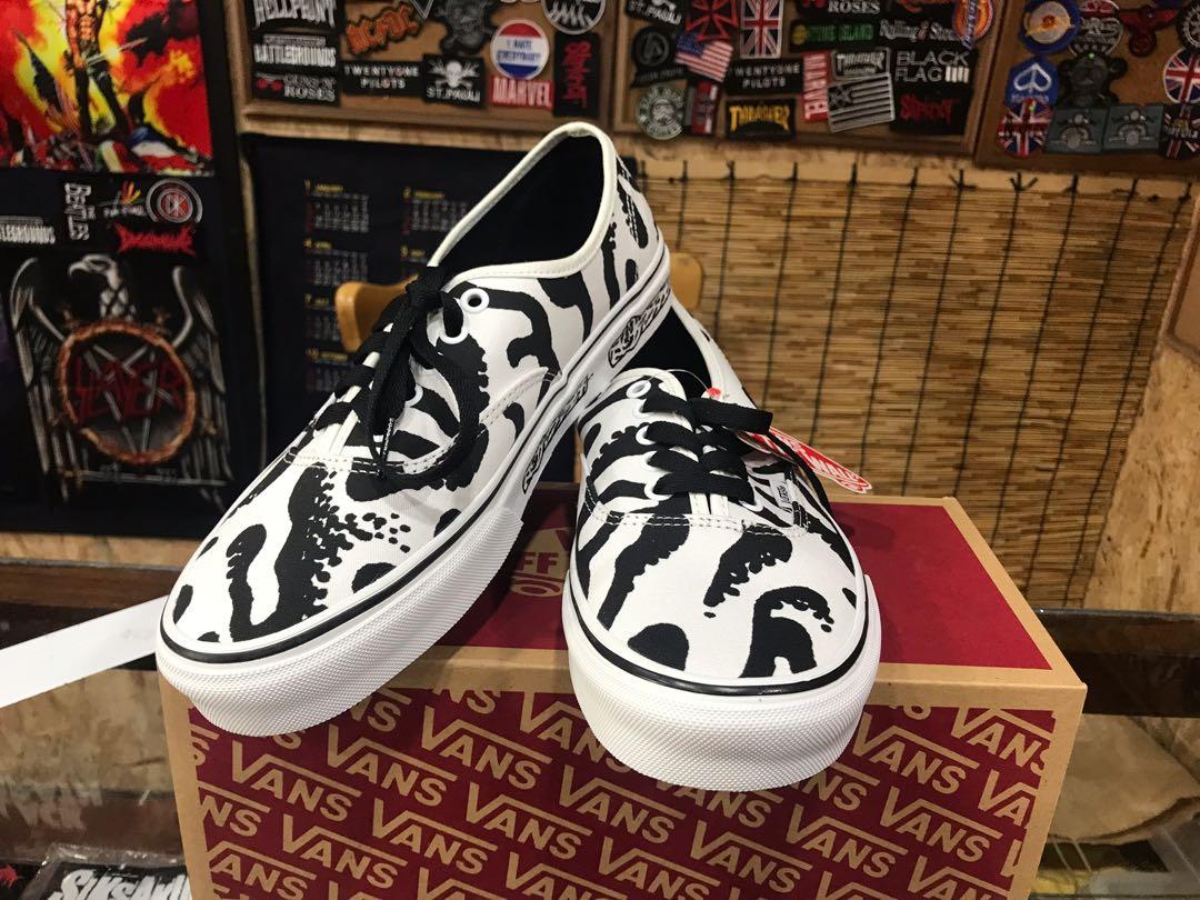 Vans Authentic duyanaizi black true white Men s Fashion
