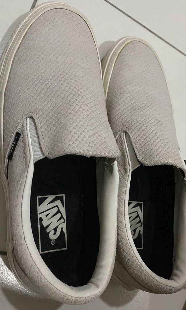 Light gray vans slip on clearance