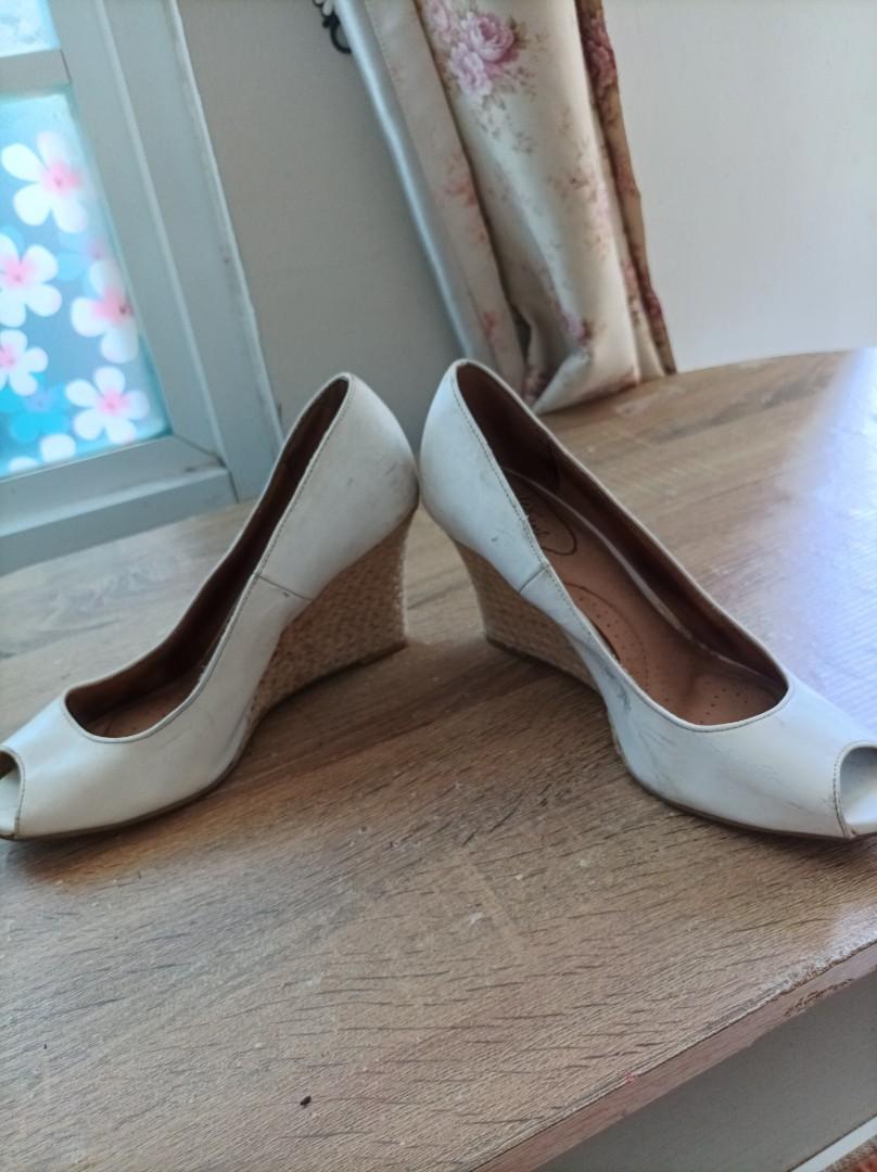 WEDGES KELUARAN PAYLESS, Fesyen Wanita 