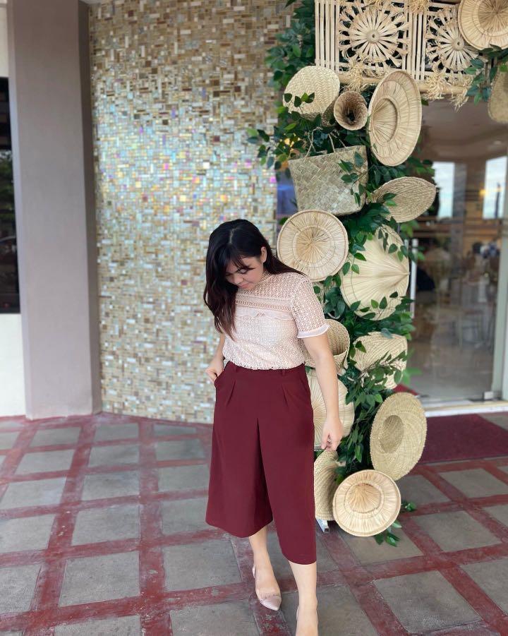 Zara guiperre top (Category: Blouses) located in Manila. Submitted by marieljayeah (Listing ID 1156744305, Image 2). Description: good as new! nice in actual!.