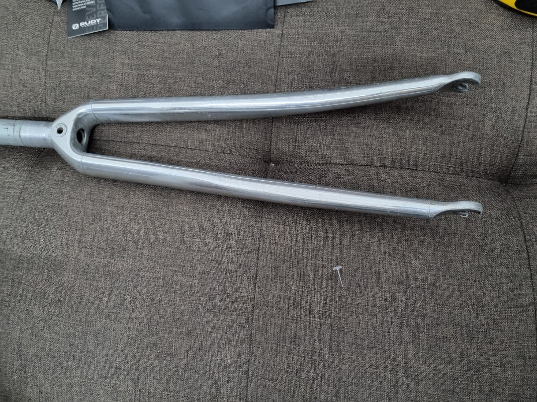 1 inch threaded fork 700c