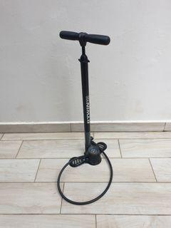 Bicycle tyre pump
