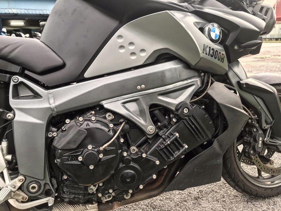 Bmw K1300R with Akrapovic Exhaust Muka 300 . z1000 mt09 f900