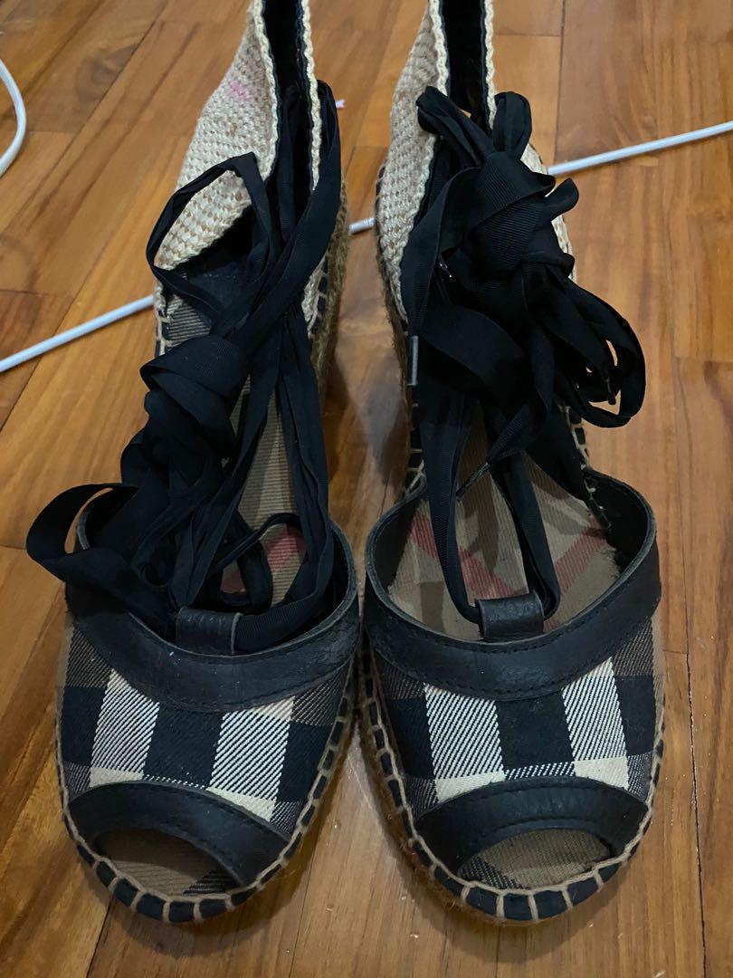 Burberry hot sale lace tie