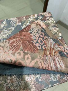 preloved buttonscarves 
