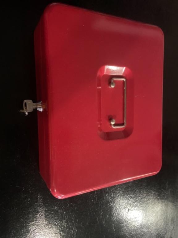 Cash Box / Money Safe with Keys (Category: Safe) located in Cavite. Submitted by ninigurl (Listing ID 1157004427, Image 1). Description: Like New Cash Box with keys Perfect for personal use or start up business for keeping paper money and coins Heavy duty Bought this is SM Moa for 2500 or more ata With working keys No rust whatsoever **content is not included.. for demo purposes only** I personally used this but no longer need is as we have a big