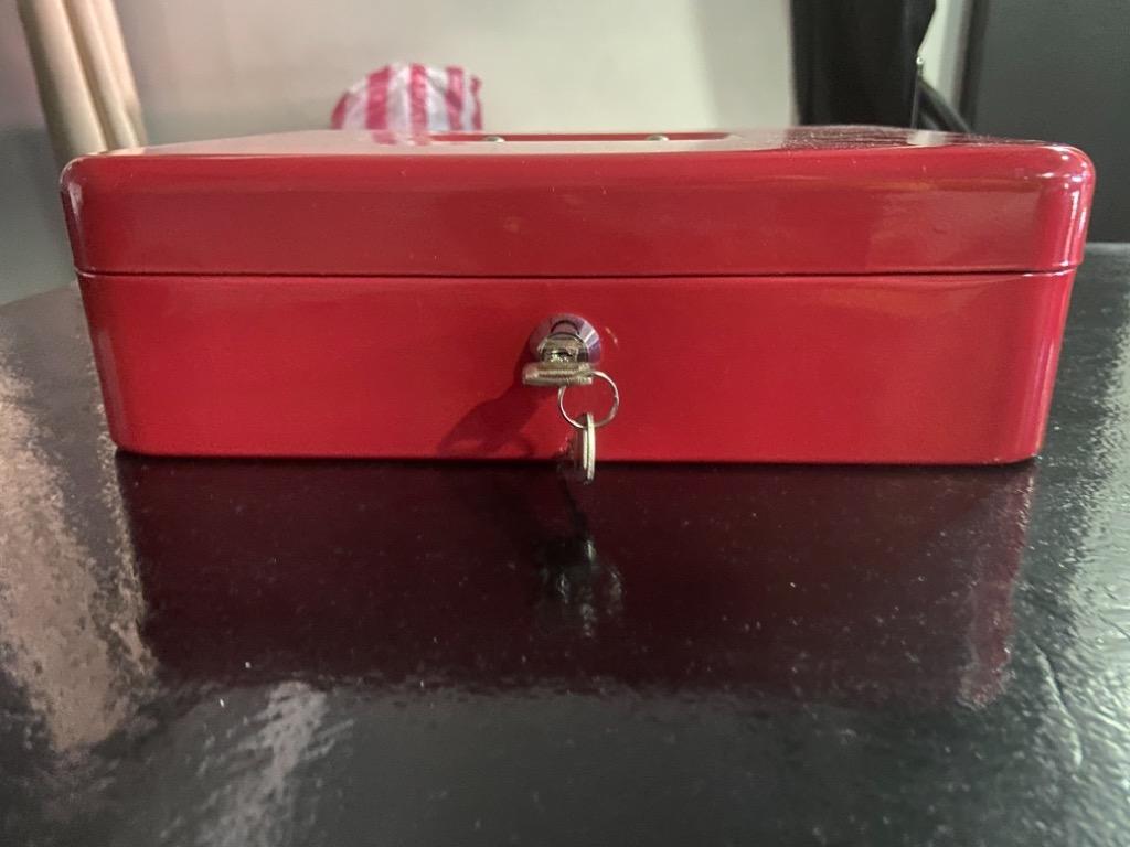 Cash Box / Money Safe with Keys (Category: Safe) located in Cavite. Submitted by ninigurl (Listing ID 1157004427, Image 2). Description: Like New Cash Box with keys Perfect for personal use or start up business for keeping paper money and coins Heavy duty Bought this is SM Moa for 2500 or more ata With working keys No rust whatsoever **content is not included.. for demo purposes only** I personally used this but no longer need is as we have a big