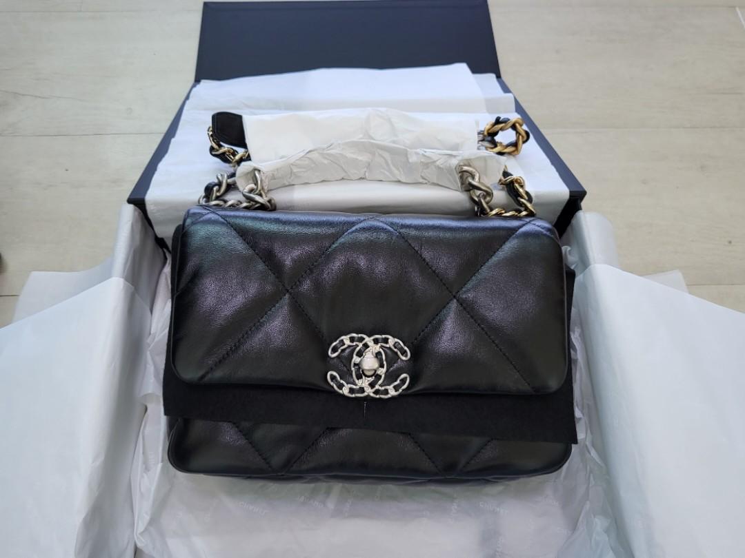 🖤Chanel 19 Black Small with Reversed hardware (Silver CC logo), Women's  Fashion, Bags & Wallets, Shoulder Bags on Carousell