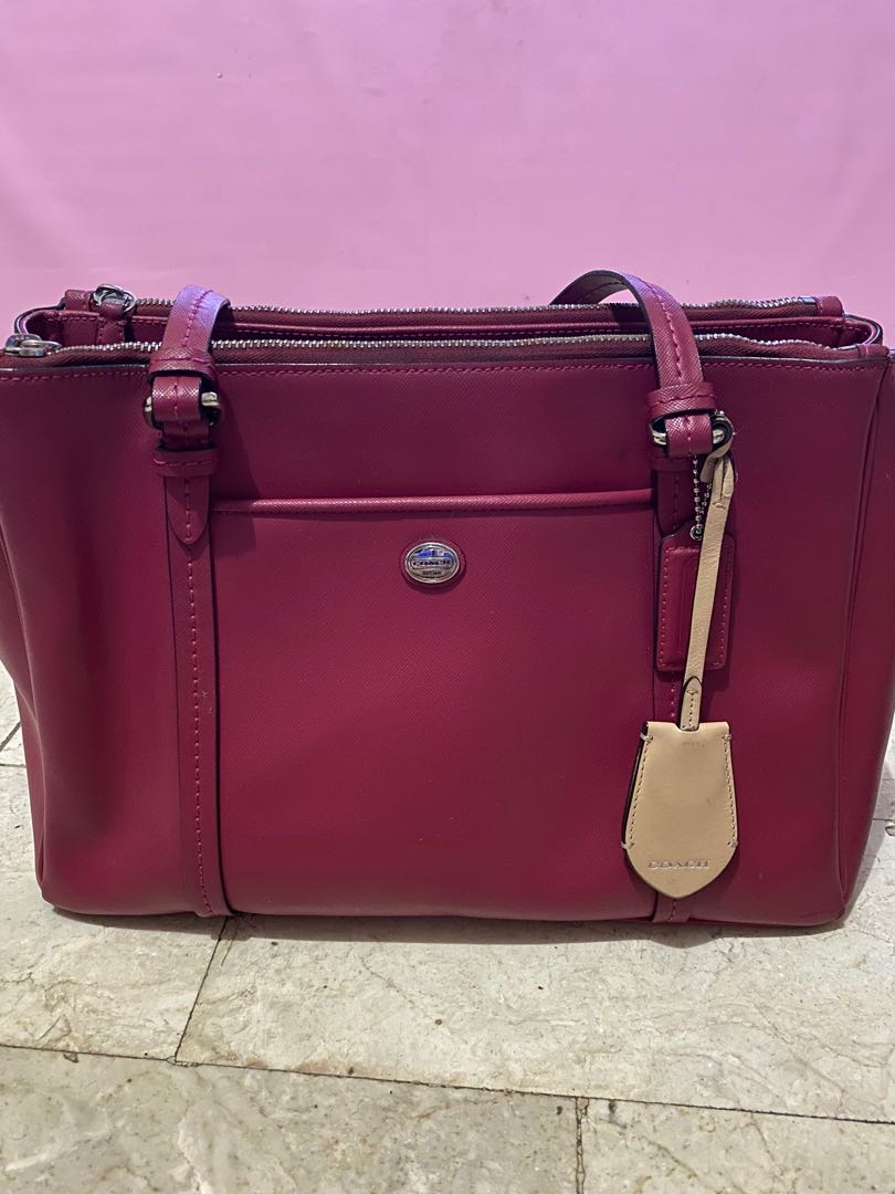 coach peyton double zip carryall