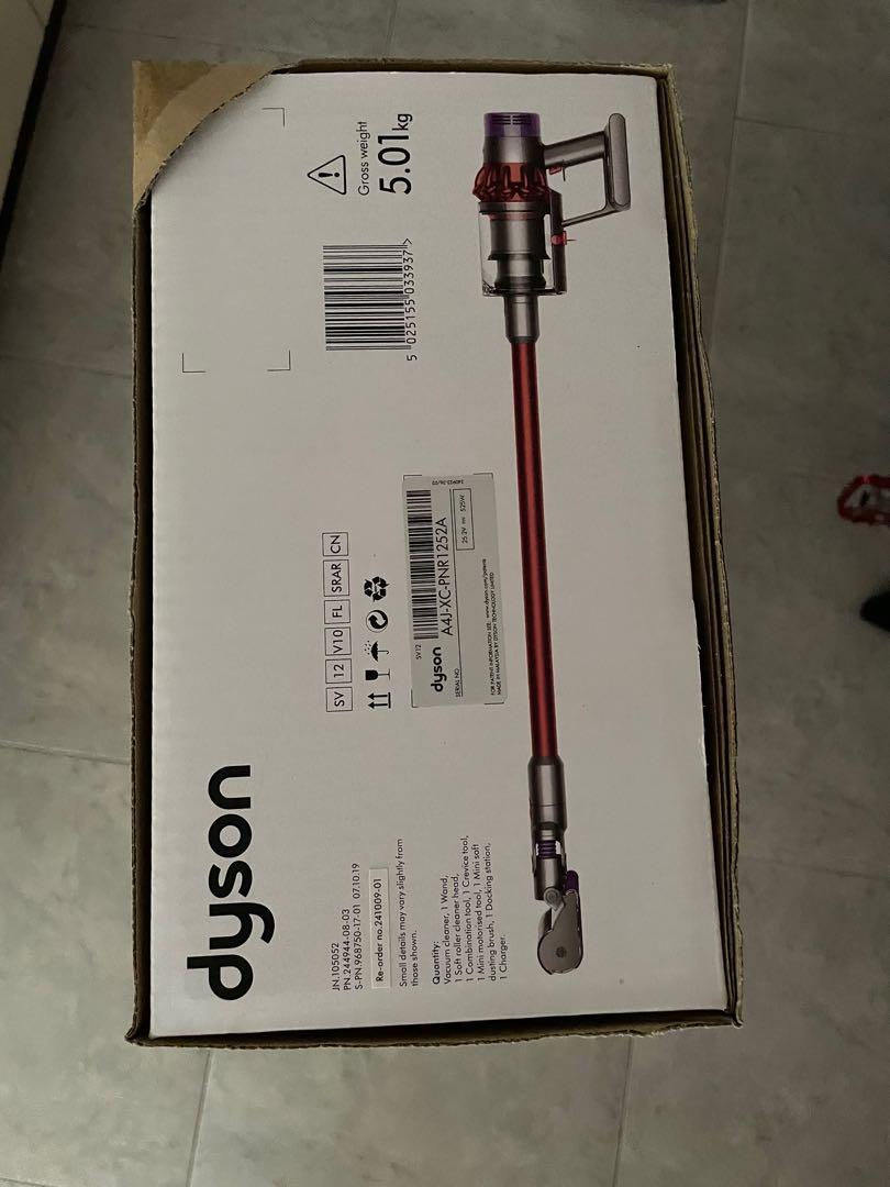 Dyson V10 with warranty, Furniture & Home Living, Cleaning & Homecare