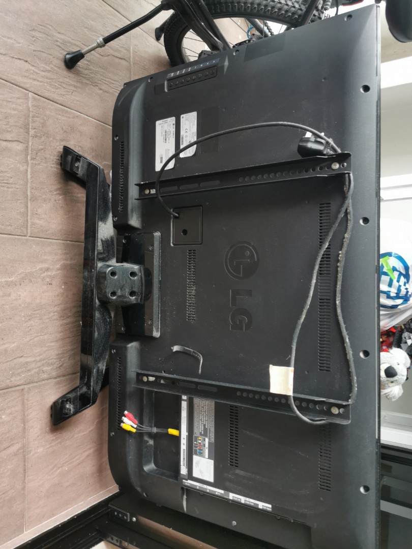 Faulty LG TV Model WN8122E, TV & Home Appliances, TV & Entertainment