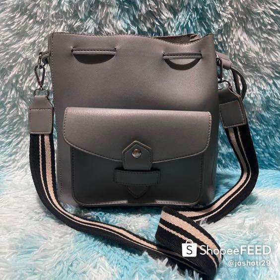 Ggirl Sling bag