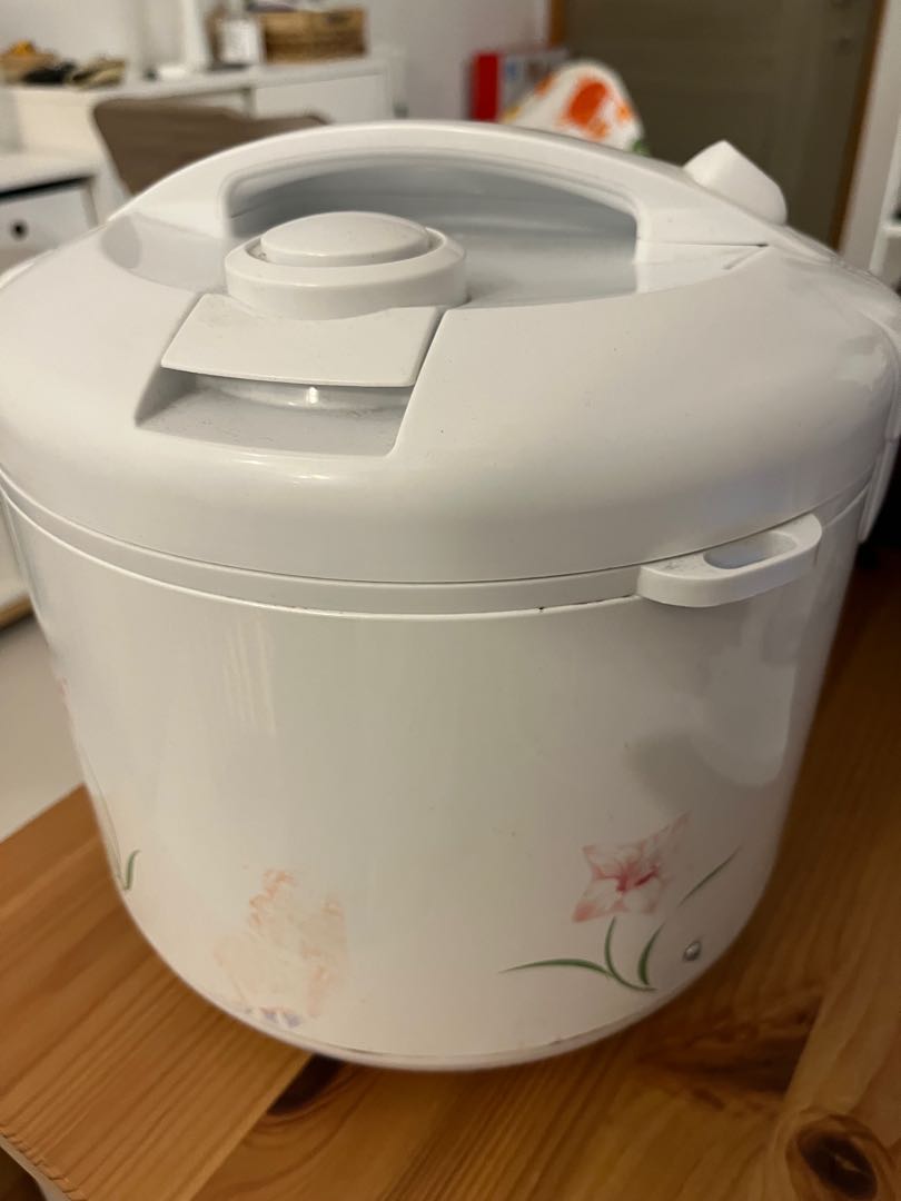 Giant rice cooker FREE, TV & Home Appliances, Kitchen Appliances