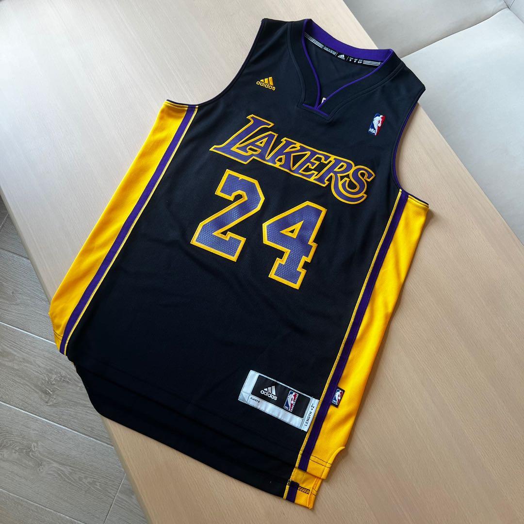 Adidas Los Angeles Lakers Kobe Bryant Hollywood Nights Jersey w/ sleeves  Small 