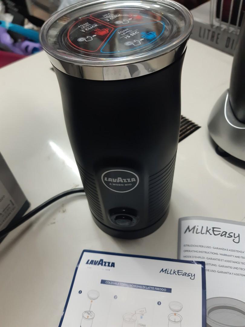 Lavarra Milk Frother (Category: Coffee Machines & Makers) located in Taguig. Submitted by gongolly2007 (Listing ID 1156950776, Image 1). Description: Lavarra Milk Easy Milk Frothing machine Made in Italy 220v pick up in Taguig City.