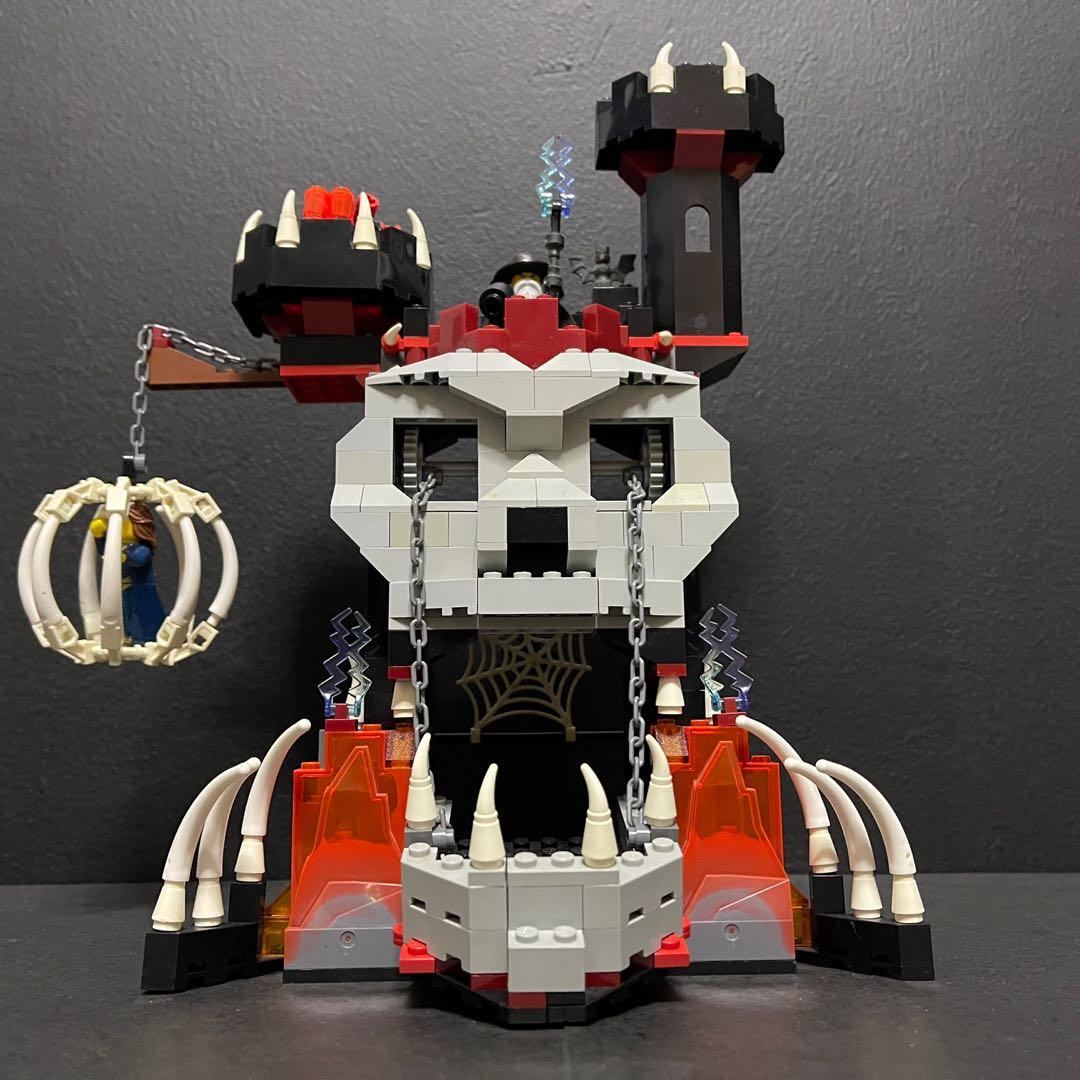 Lego skull castle sales