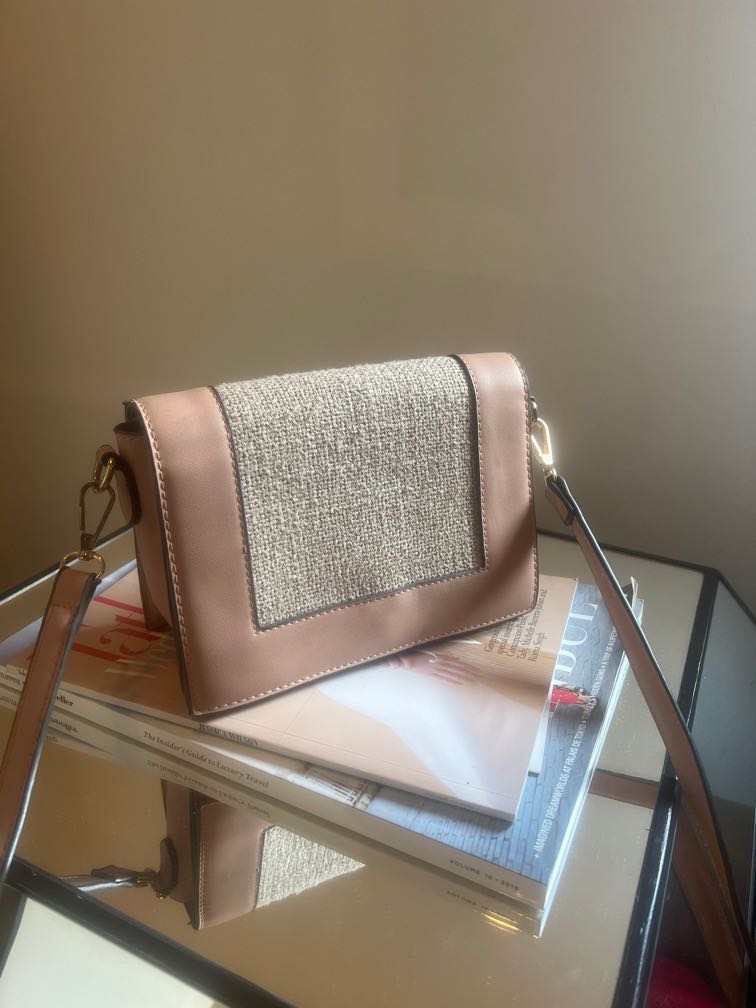Light pink crossbody bag, Women's Fashion, Bags & Wallets, Crossbody
