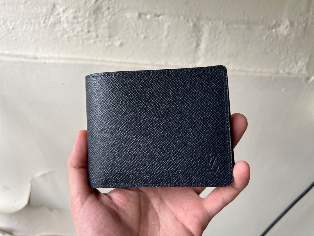 LOUIS VUITTON Taiga Multiple Wallet Bleu Marine 602135