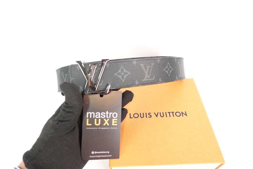 Authenticated Used Louis Vuitton Taiga Saint Tulle Classic Belt