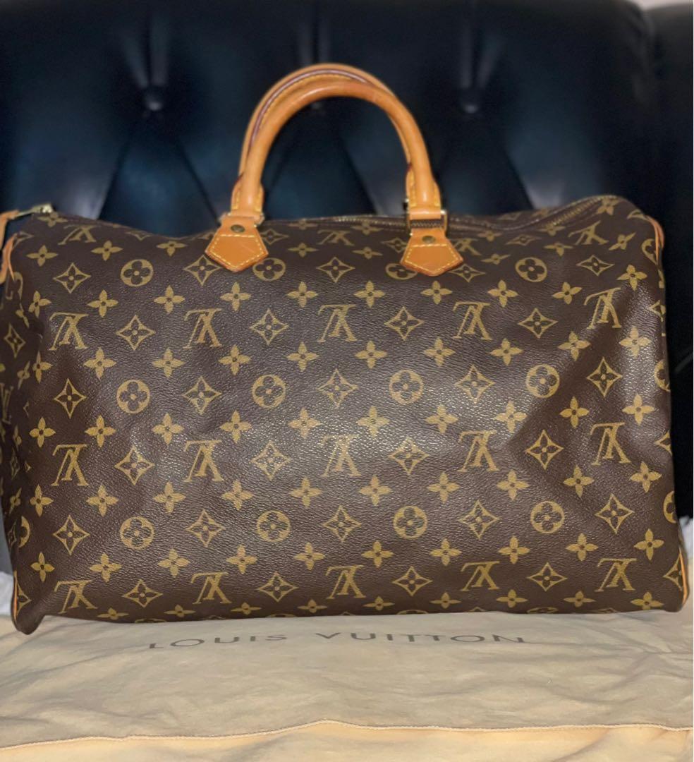 Authentic LV Speedy Monogram 40 (Category: Luxury Bags & Wallets) located in Paranaque City. Submitted by cher_ami (Listing ID 1156984570, Image 2). Description: 💯% Authentic LV Speedy 40 Money back guarantee Excellent condition No foul smell, inner compartment is clean Date Code: SP0958 No inclusions.