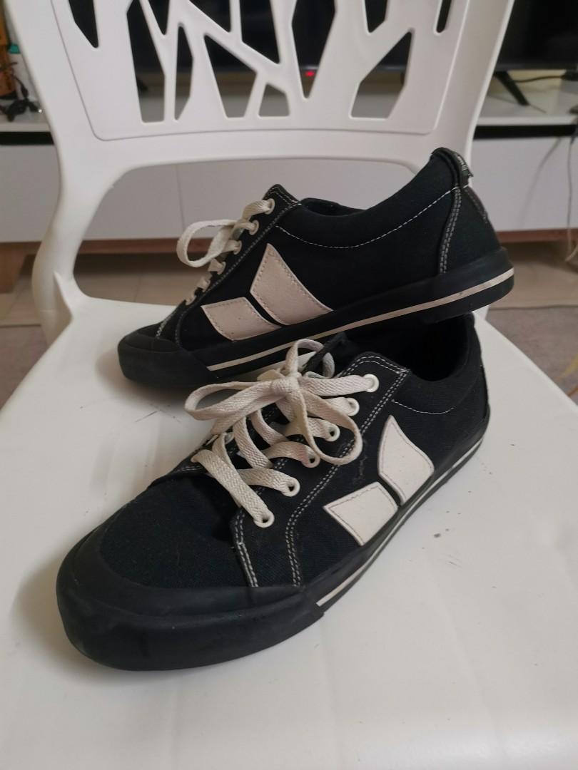 Macbeth for sale Men s Fashion Footwear Sneakers on Carousell