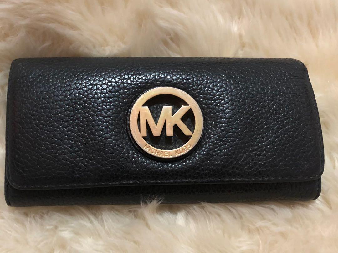 Michael Kors wallet, Women's Fashion, Bags & Wallets, Wallets & Card  holders on Carousell
