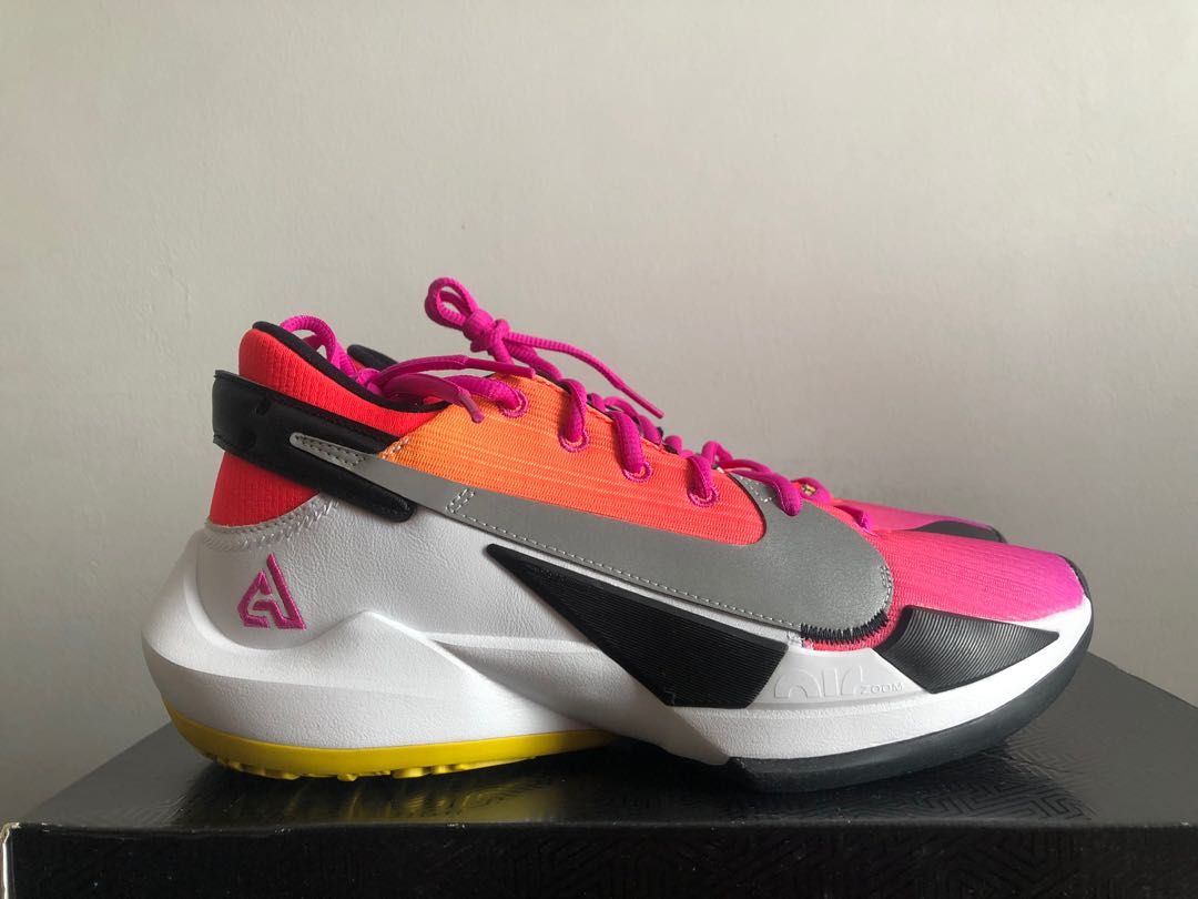 giannis shoes zoom freak