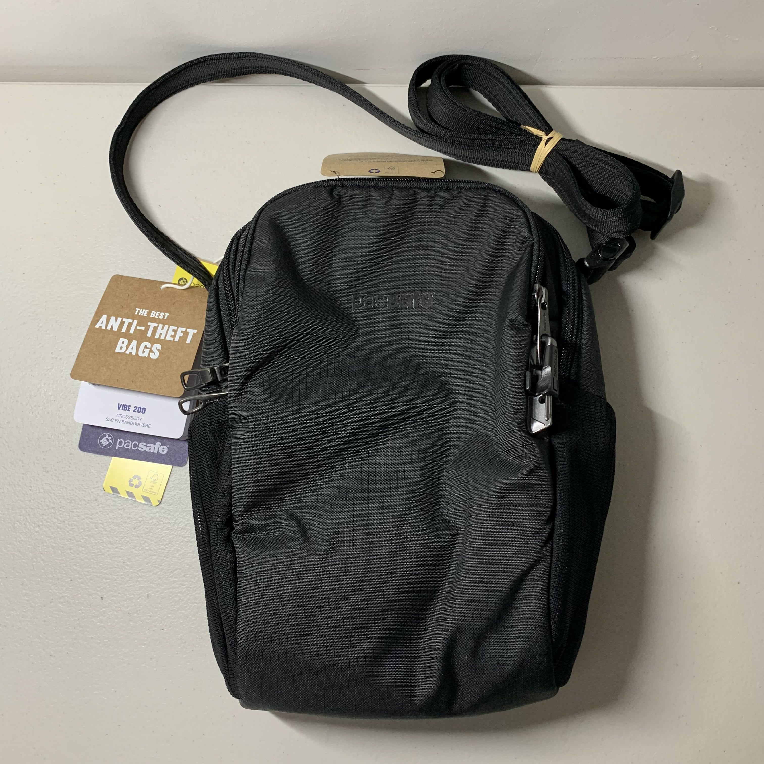 Pacsafe 200 store