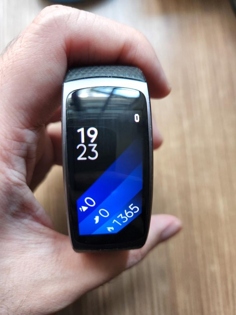 Gear fit 2 black hotsell