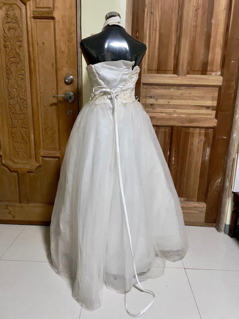 Sexy lace top wedding gown (Category: Evening dresses & gowns) located in Marikina City. Submitted by chummybub (Listing ID 1157100671, Image 3). Description: Selling this never used wedding gown, I bought for prenup sana but never used Selling for super low price because of storage Can fit S-XL #4theplanet.