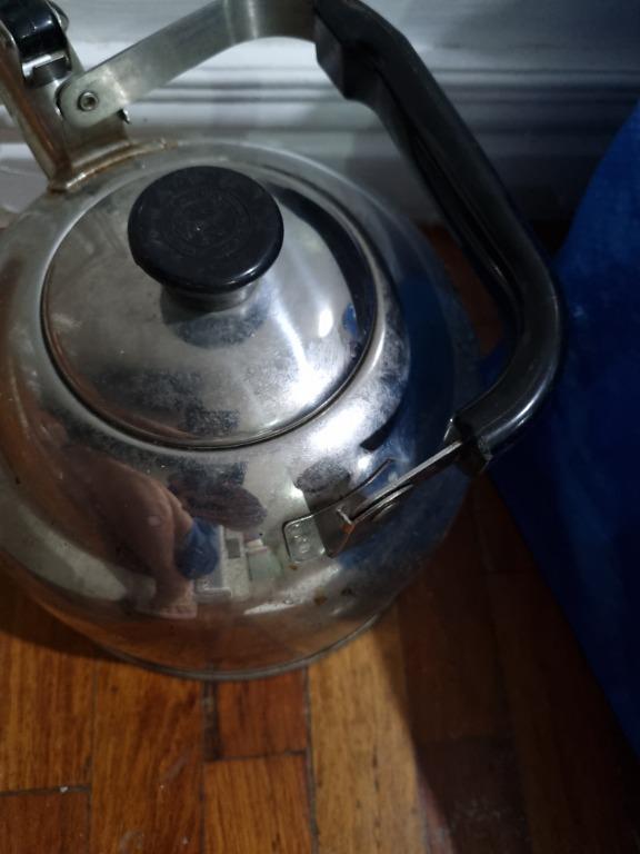 Whistling Kettle Zebra Brand 2.5L, Furniture & Home Living, Kitchenware