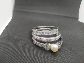 (Category: ) located in . Submitted by kewl.coshop (Listing ID 1157033278, Image 1). Description: .