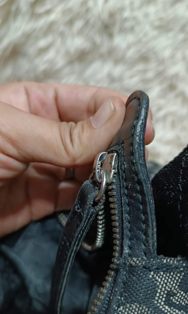 YKk zipper DIOR sling bag faded hardware, Women's Fashion, Bags