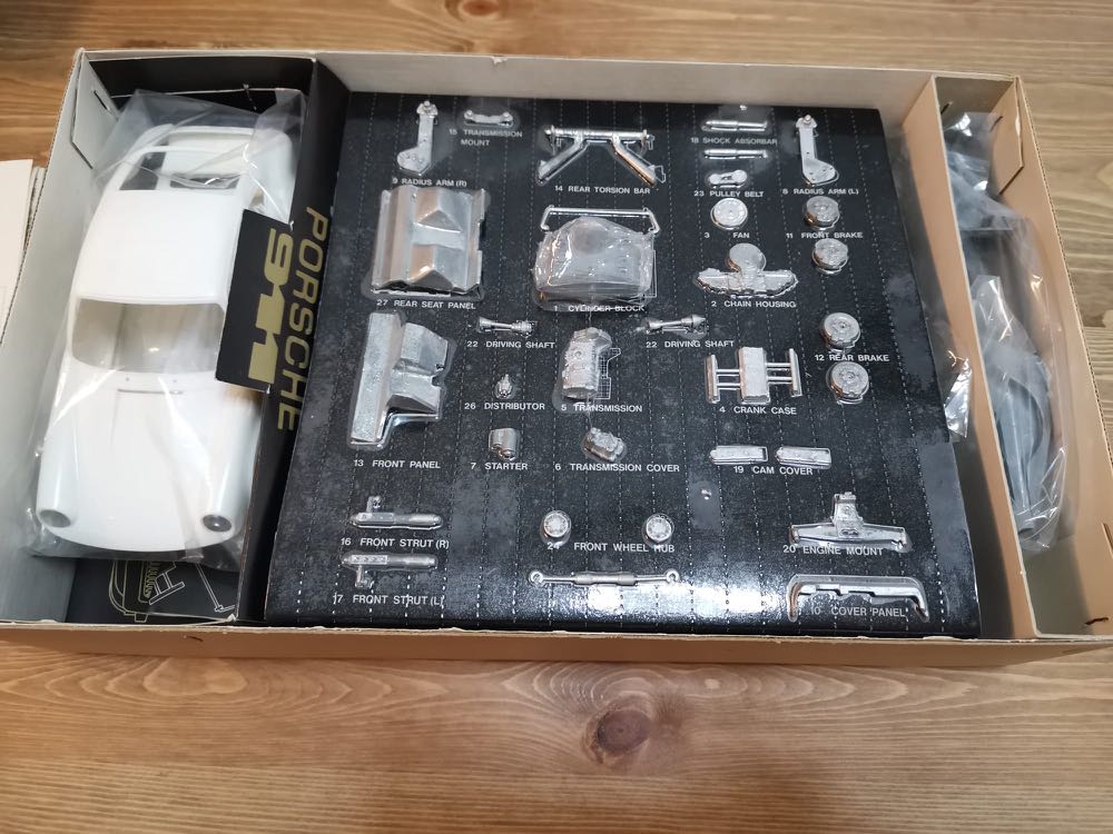 Maquette FEUILLE DE DÉCALQUE PORSCHE 935 BABYSUPER - FEUILLE D'INSTRU