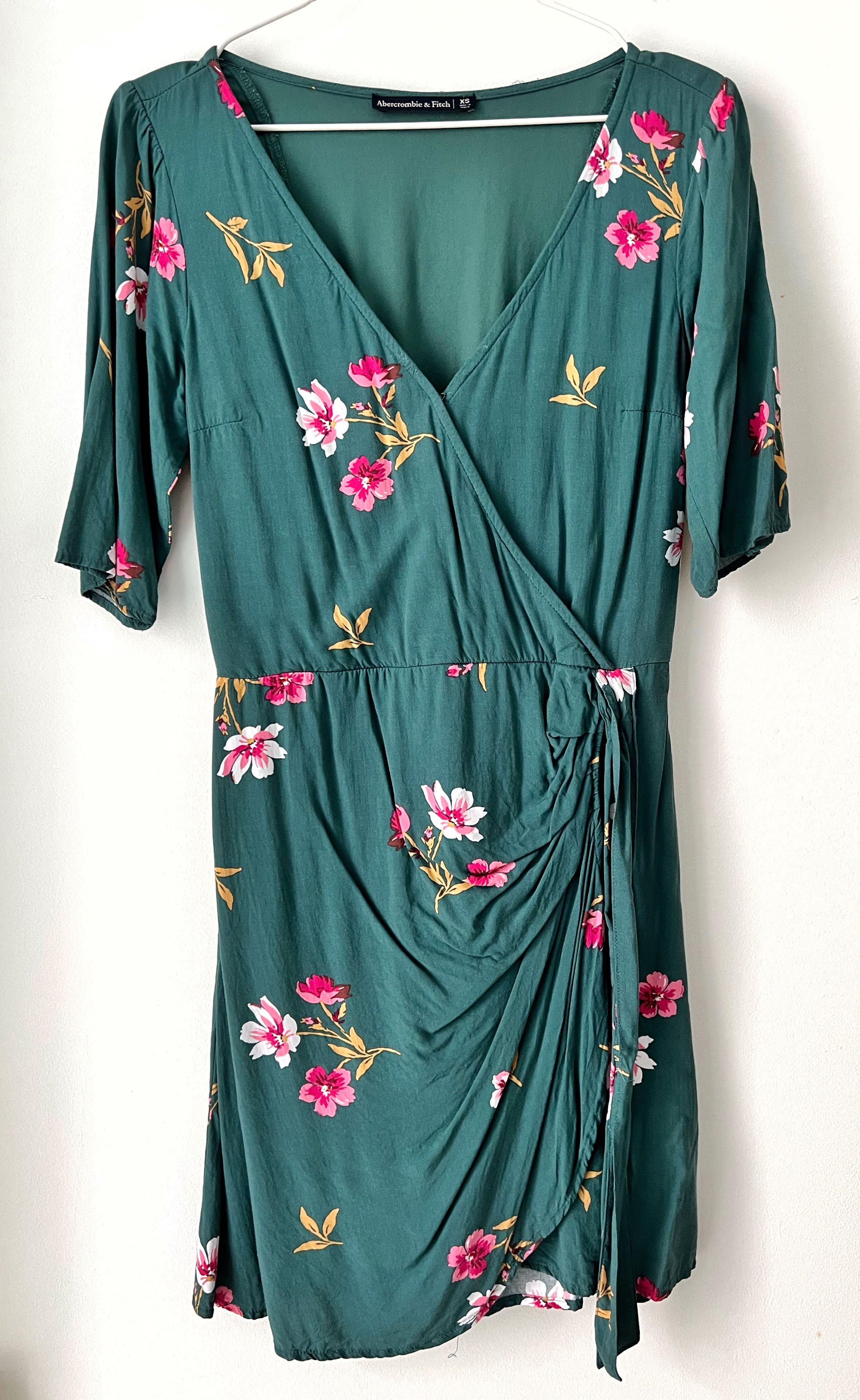 Abercrombie Floral Wrap Dress, Women's Fashion, Dresses & Sets, Dresses on  Carousell