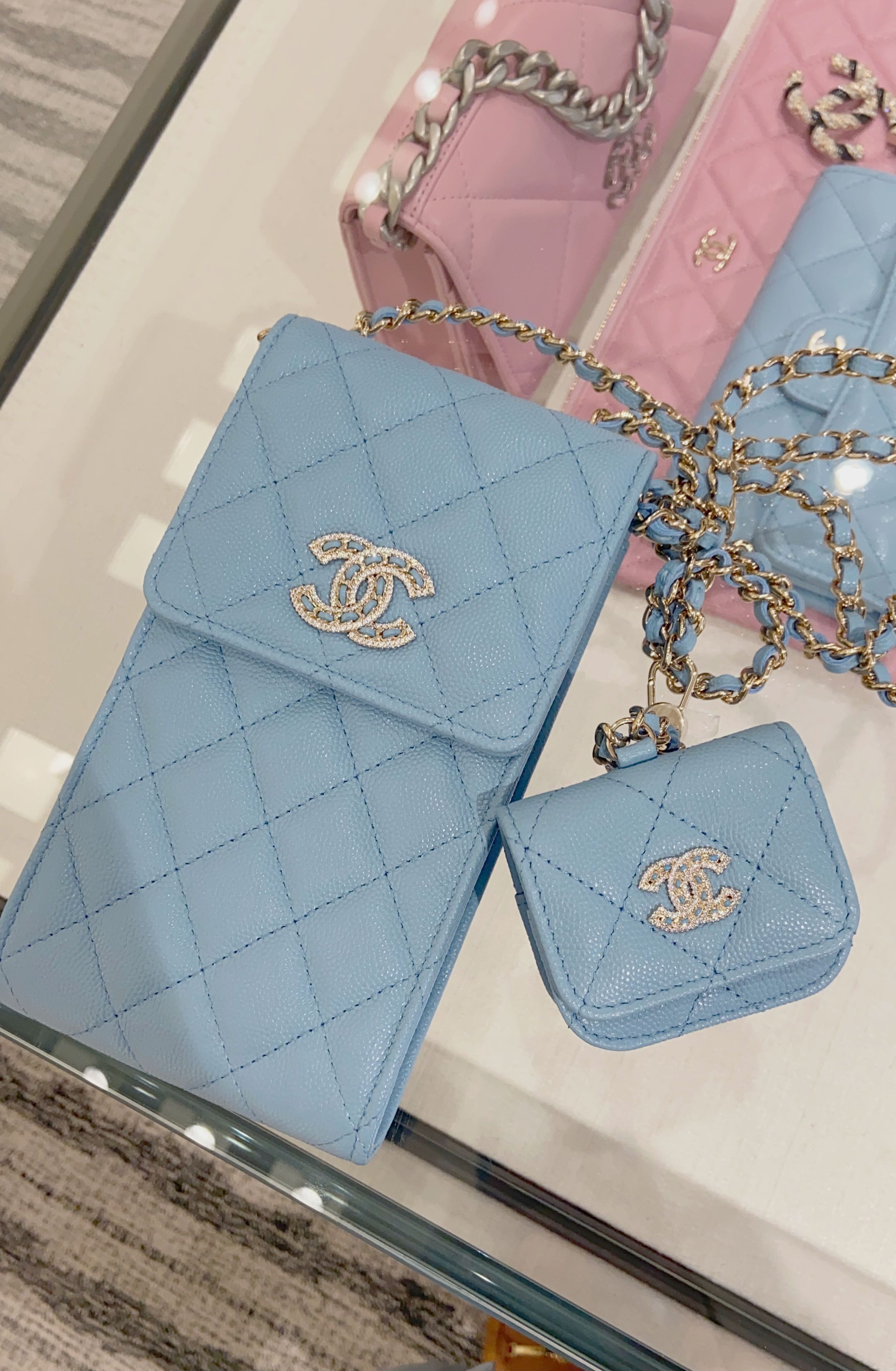 Chanel bag airpod clearance case