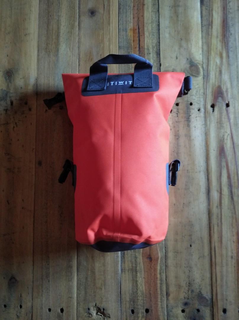 Dry bag itiwit 10 liter, Fesyen Pria, Tas & Dompet , Tas Selempang di