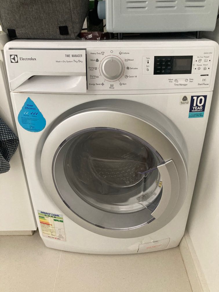 Electrolux washing machine pick up 10/5 , TV & Home Appliances