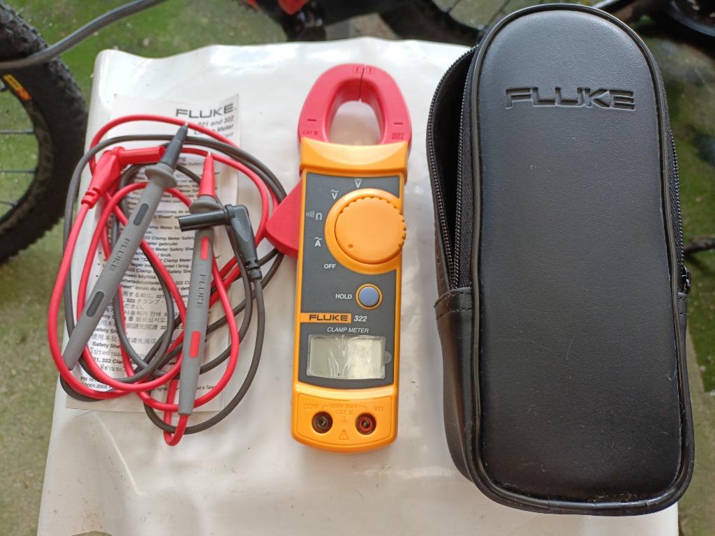 FLUKE 322 CLAMP METER, Commercial & Industrial, Industrial Equipment on