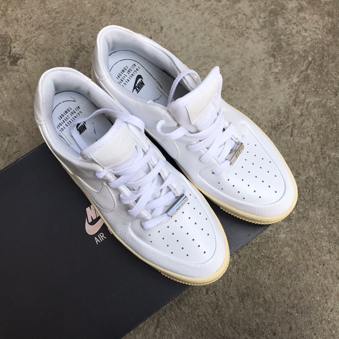 Nike sage low sale hot sale