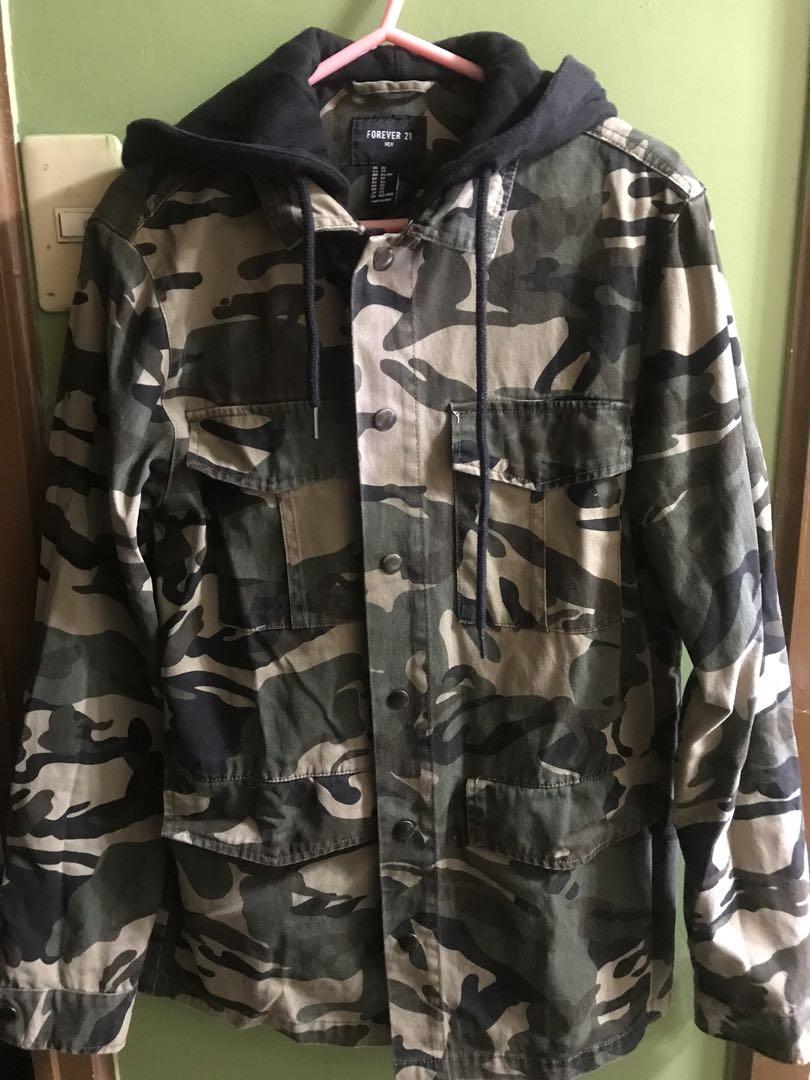 Forever 21 Men Camouflage Hoodie, Men'S Fashion, Coats, Jackets And  Outerwear On Carousell