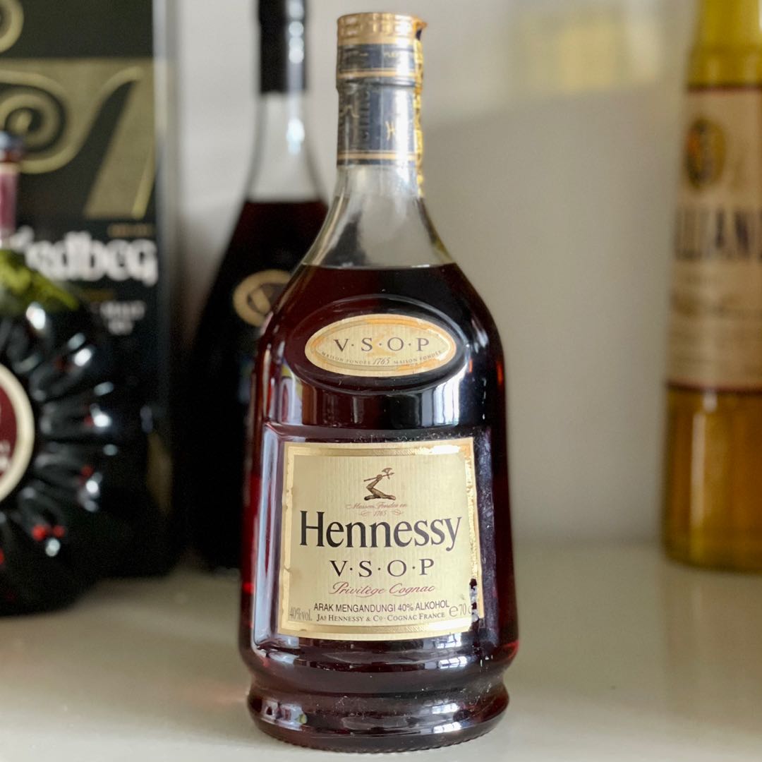 Hennessy VSOP Cognac Gold Cap vintage 700ml, Food & Drinks, Beverages