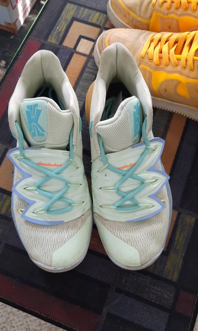 kyrie squidward footlocker