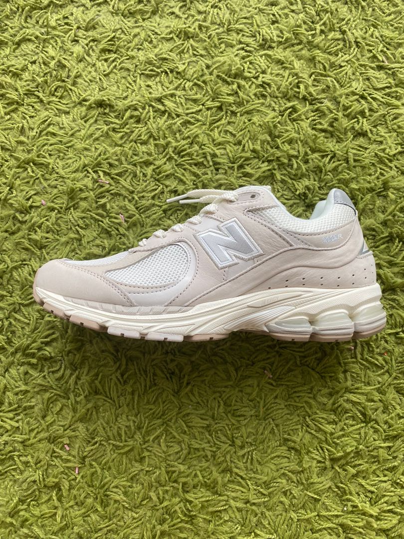 new balance 2002 white